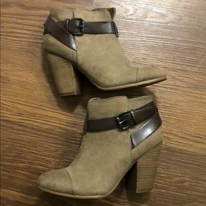 Carlos Santana Size 6 Bootie